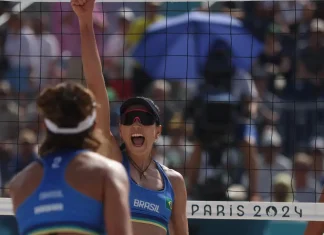 Vôlei de praia: Carol e Bárbara voltam a vencer e avançam às oitavas