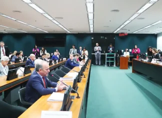 CCJ da Câmara aprova projeto que proíbe decisões individuais no STF