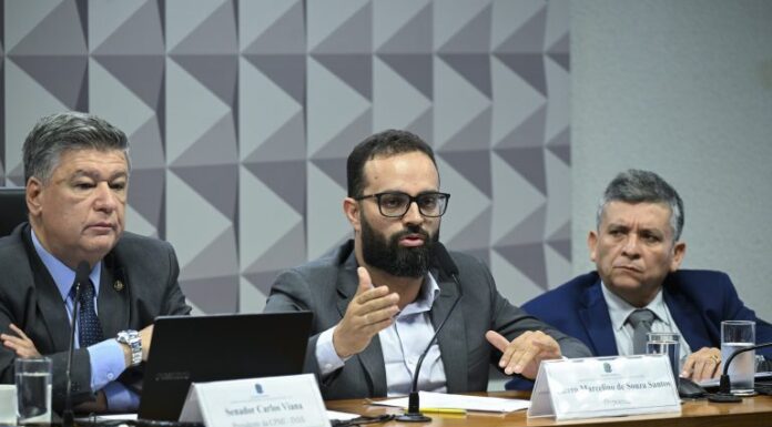 Cícero Santos admite à CPMI do INSS ter aberto empresas para entidade de agricultores Cícero Santos admite à CPMI do INSS ter aberto empresas para entidade de agricultores