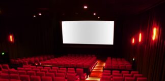 Lei de Cotia garante gratuidade nos cinemas para pessoas idosas