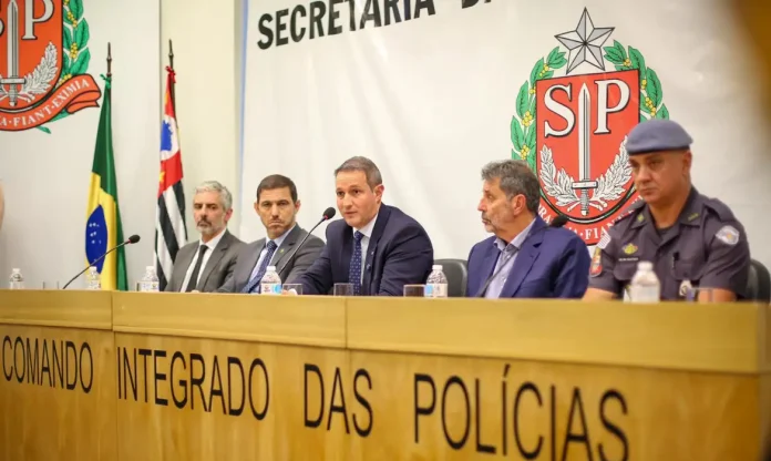 coletiva-de-imprensa-assassinato-no-aeroporto-2-1536x1024