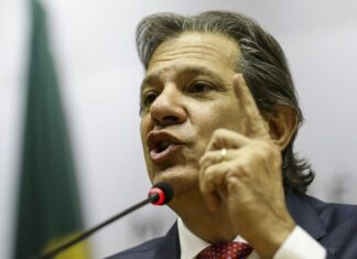 Haddad anuncia medidas de arrecadação com reoneração gradual da folha