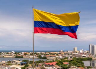 Colombianos vão às urnas em eleição presidencial divisiva