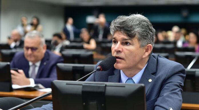 Comissão aprova acesso prioritário de pequenos criadores afetados por seca a programa da Conab Comissão aprova acesso prioritário de pequenos criadores afetados por seca a programa da Conab