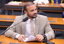 Comissão aprova ampliação do porte de arma para servidores Comissão aprova ampliação do porte de arma para servidores