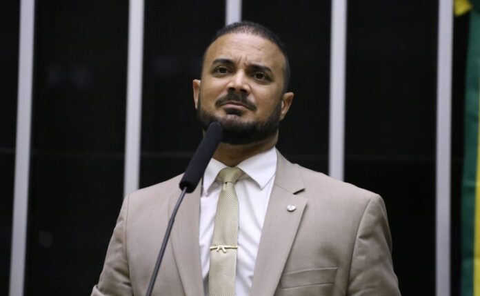 Comissão aprova aplicativo para envio de demandas de segurança pública Comissão aprova aplicativo para envio de demandas de segurança pública