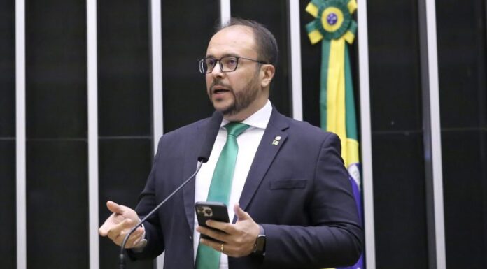 Comissão aprova atenção integral à pessoa com síndrome de Down no SUS Comissão aprova atenção integral à pessoa com síndrome de Down no SUS