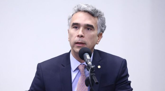 Comissão aprova atualização do ECA sobre educação obrigatória e gratuita prevista na Constituição Comissão aprova atualização do ECA sobre educação obrigatória e gratuita prevista na Constituição