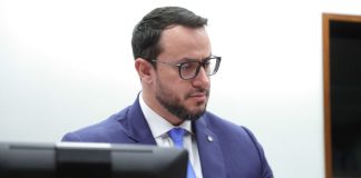 Comissão aprova aumento da pena para quem causa morte de animal por envenenamento Comissão aprova aumento da pena para quem causa morte de animal por envenenamento