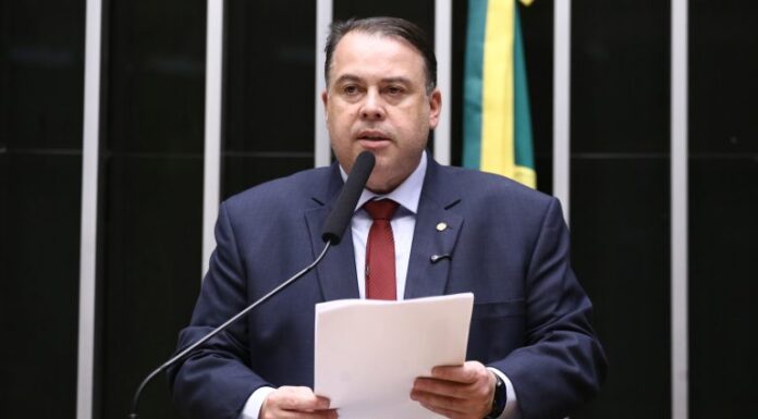 Comissão aprova aumento para 8% na dedução do IR em doações para projetos esportivos sociais Comissão aprova aumento para 8% na dedução do IR em doações para projetos esportivos sociais