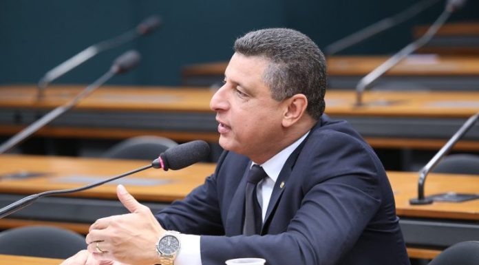 Comissão aprova bolsas para pesquisas científicas de curta duração e alto impacto Comissão aprova bolsas para pesquisas científicas de curta duração e alto impacto