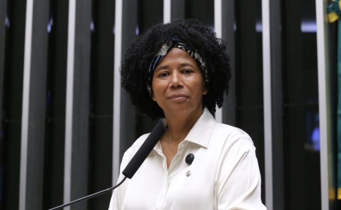 Comissão aprova capacitação de primeiros socorros voltada a alunos com doenças crônicas