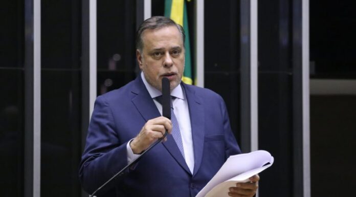 Comissão aprova contagem de prazos criminais em dias úteis Comissão aprova contagem de prazos criminais em dias úteis