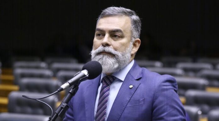 Comissão aprova criação de cartão para acompanhar saúde bucal infantil Comissão aprova criação de cartão para acompanhar saúde bucal infantil