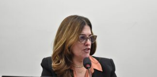 Comissão aprova criação de central para inclusão de jovens no mercado de trabalho Comissão aprova criação de central para inclusão de jovens no mercado de trabalho