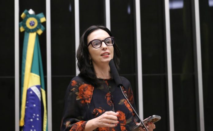 Comissão aprova criação de plataforma de teleatendimento psicológico para comunidades escolares Comissão aprova criação de plataforma de teleatendimento psicológico para comunidades escolares