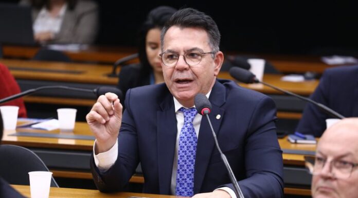 Comissão aprova criação de plataforma nacional com dados de alunos da educação básica Comissão aprova criação de plataforma nacional com dados de alunos da educação básica