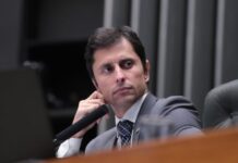 Comissão aprova criação de selo para empresas que apoiam mães atípicas Comissão aprova criação de selo para empresas que apoiam mães atípicas