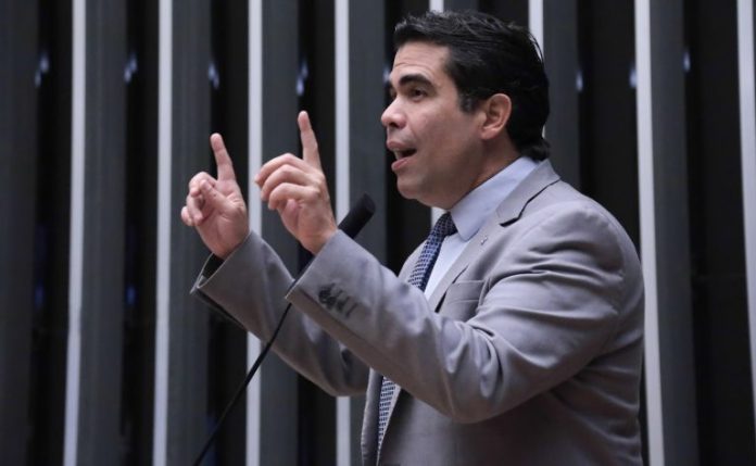 Comissão aprova diretriz de mobilidade urbana para profissionais da educação básica e superior