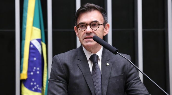 Comissão aprova diretrizes para atendimento de pessoas com autismo em crises Comissão aprova diretrizes para atendimento de pessoas com autismo em crises