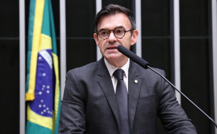 Comissão aprova diretrizes para atendimento de pessoas com autismo em crises Comissão aprova diretrizes para atendimento de pessoas com autismo em crises