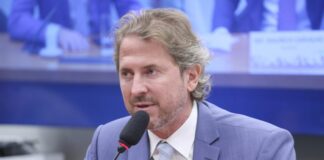 Comissão aprova diretrizes para incentivar trabalho voluntário e solidariedade na educação Comissão aprova diretrizes para incentivar trabalho voluntário e solidariedade na educação