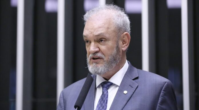 Comissão aprova garantia de suplementação alimentar a idoso internado e com desnutrição Comissão aprova garantia de suplementação alimentar a idoso internado e com desnutrição