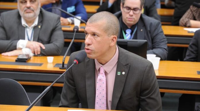 Comissão aprova incentivo à produção cultural que incluir pessoas idosas Comissão aprova incentivo à produção cultural que incluir pessoas idosas