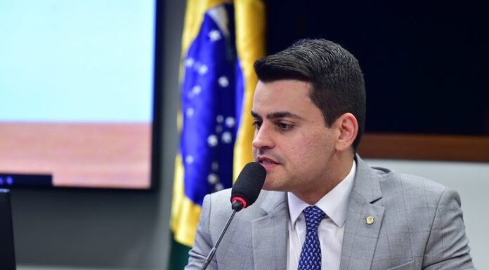 Comissão aprova incentivo para energia renovável em novas construções Comissão aprova incentivo para energia renovável em novas construções