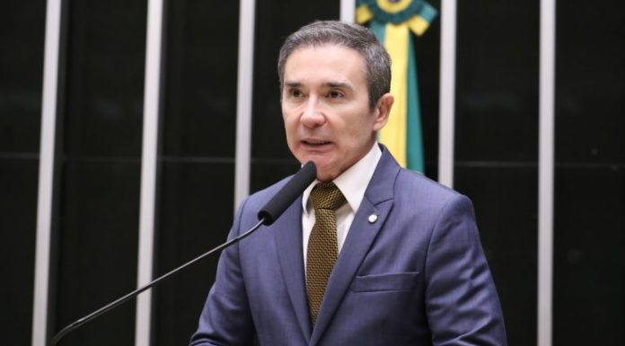 Comissão aprova incentivos para empresa em área de fronteira que contratar jovens ou indígenas Comissão aprova incentivos para empresa em área de fronteira que contratar jovens ou indígenas