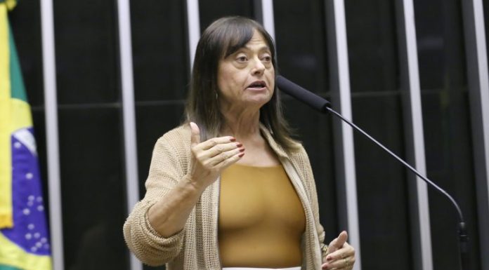 Comissão aprova incluir servidores do Ministério da Saúde na carreira de ciência e tecnologia Comissão aprova incluir servidores do Ministério da Saúde na carreira de ciência e tecnologia