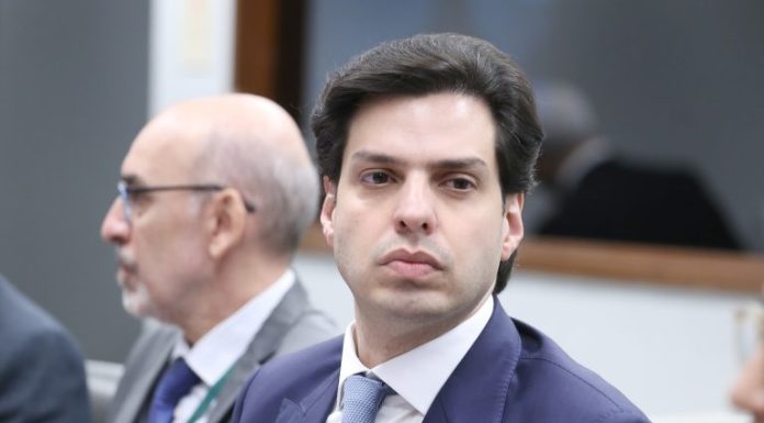 Comissão aprova inclusão de imagem em notificação de multa de trânsito Comissão aprova inclusão de imagem em notificação de multa de trânsito
