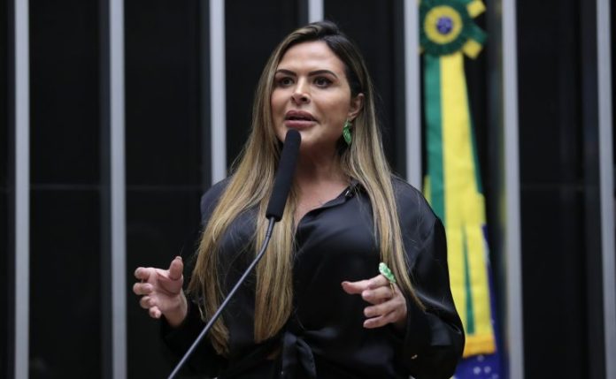 Comissão aprova inclusão de internet nas campanhas de prevenção à violência doméstica Comissão aprova inclusão de internet nas campanhas de prevenção à violência doméstica