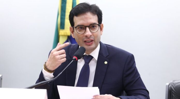 Comissão aprova isenção de taxa de passaporte para pessoas com deficiência Comissão aprova isenção de taxa de passaporte para pessoas com deficiência