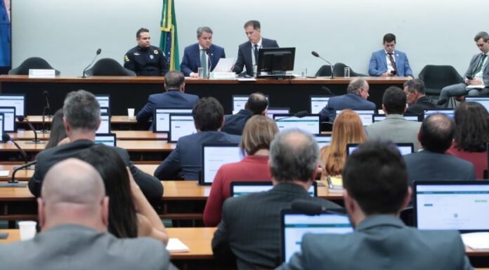Comissão aprova LDO de 2026 com prazo para execução de 65% das emendas parlamentares Comissão aprova LDO de 2026 com prazo para execução de 65% das emendas parlamentares