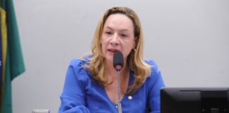 Comissão aprova novas regras para afastar agressores de vítimas no serviço público Comissão aprova novas regras para afastar agressores de vítimas no serviço público