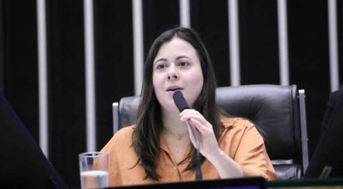 Comissão aprova obrigação de agressor pagar tratamento psicológico de vítimas de violência doméstica Comissão aprova obrigação de agressor pagar tratamento psicológico de vítimas de violência doméstica