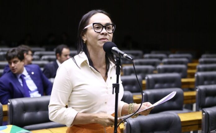 Comissão aprova obrigatoriedade de bares e casas noturnas prestarem auxílio a mulheres em situação de risco