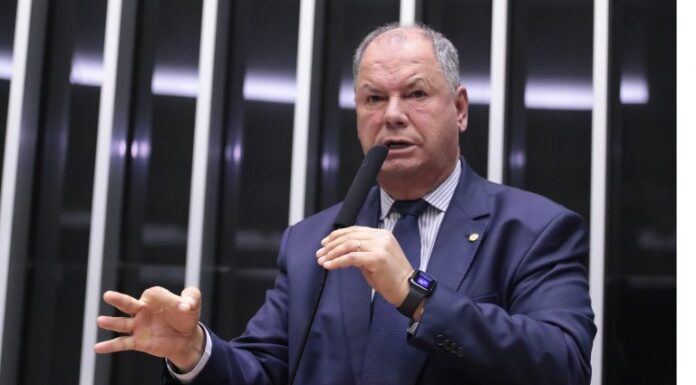 Comissão aprova obrigatoriedade de castração de animais vítimas de catástrofes acolhidos em abrigos Comissão aprova obrigatoriedade de castração de animais vítimas de catástrofes acolhidos em abrigos