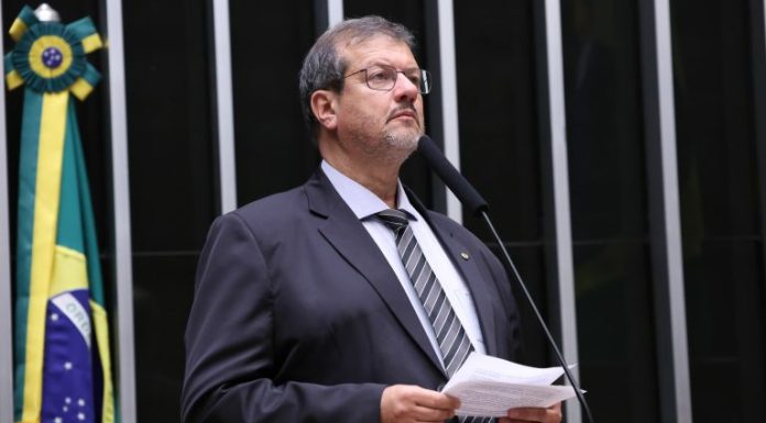 Comissão aprova obrigatoriedade de classificação de plásticos em produtos no Brasil Comissão aprova obrigatoriedade de classificação de plásticos em produtos no Brasil