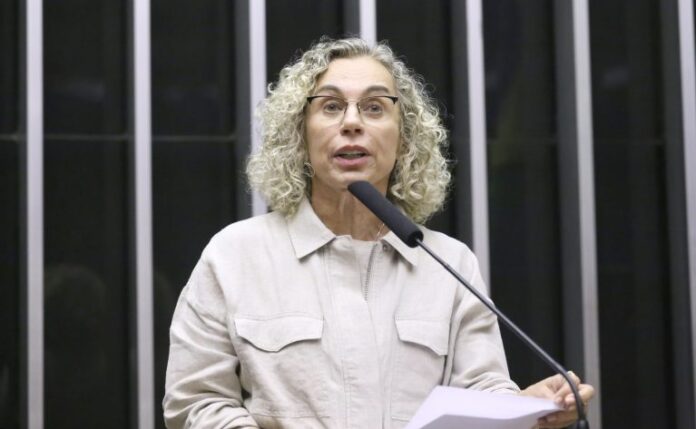 Comissão aprova obrigatoriedade de exame pré-operatório antes de procedimentos estéticos