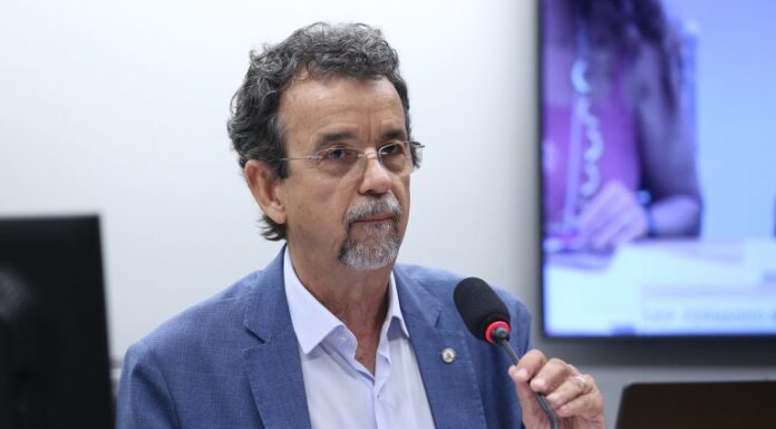 Comissão aprova obrigatoriedade de informar no rótulo quantidade de CO² emitida por produto
Comissão aprova obrigatoriedade de informar no rótulo quantidade de CO² emitida por produto