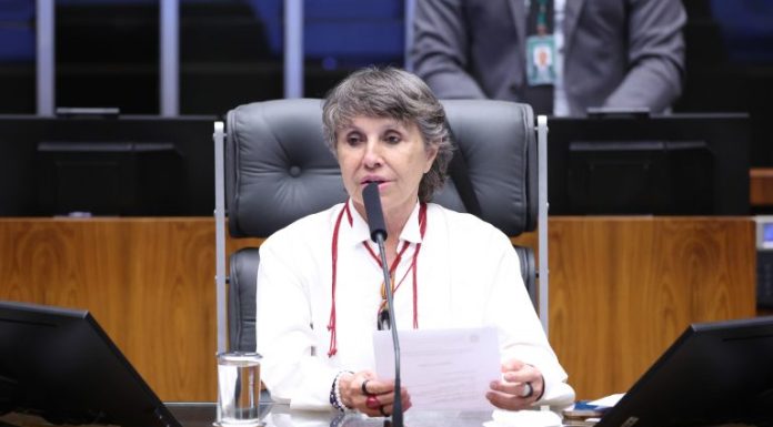 Comissão aprova política de incentivo à arte produzida por pessoas com deficiência Comissão aprova política de incentivo à arte produzida por pessoas com deficiência