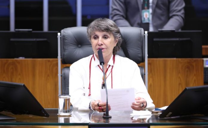 Comissão aprova política de incentivo à arte produzida por pessoas com deficiência