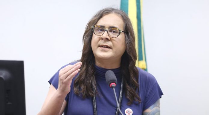 Comissão aprova política nacional para ampliar educação de jovens e adultos Comissão aprova política nacional para ampliar educação de jovens e adultos