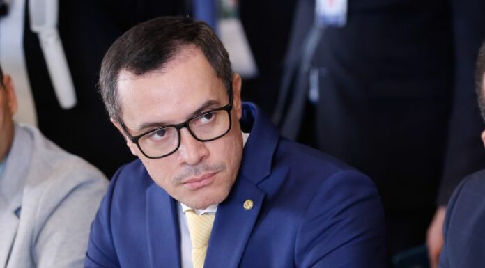 Comissão aprova prazo de 60 dias para início de tratamento de autismo no SUS e em planos de saúde Comissão aprova prazo de 60 dias para início de tratamento de autismo no SUS e em planos de saúde