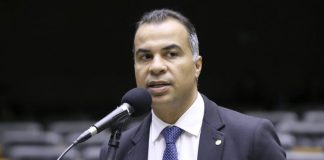 Comissão aprova prazo para cartórios informarem sobre nascimentos sem nome do pai Comissão aprova prazo para cartórios informarem sobre nascimentos sem nome do pai