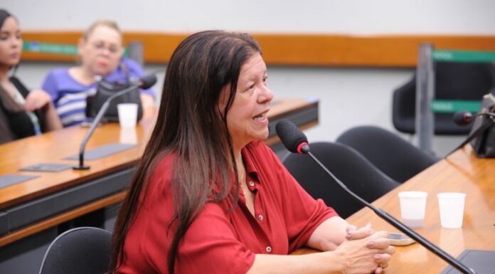 Comissão aprova prioridade a pessoas idosas ou com câncer em serviços odontológicos do SUS Comissão aprova prioridade a pessoas idosas ou com câncer em serviços odontológicos do SUS