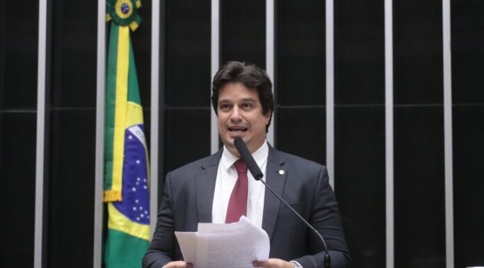 Comissão aprova programa de emprego no turismo para beneficiário do Bolsa Família Comissão aprova programa de emprego no turismo para beneficiário do Bolsa Família