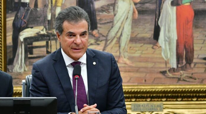 Comissão aprova programa de socorro a empresas afetadas por sobretaxa dos EUA Comissão aprova programa de socorro a empresas afetadas por sobretaxa dos EUA